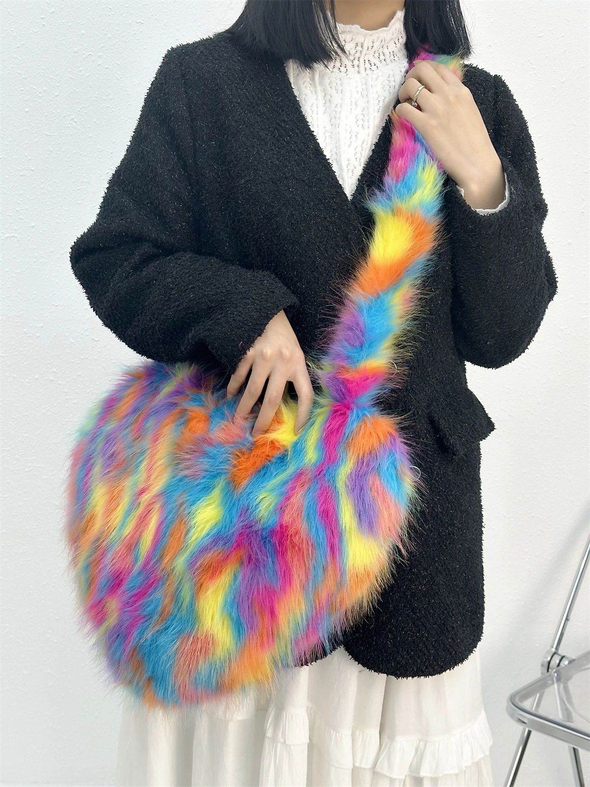 ขนสัตว์ธรรมชาติ Faux-Ever มองโกเลีย Furry Fur รูปหัวใจขนาดใหญ่ Tote กระเป๋าสําหรับกระเป๋าถือผู้หญิงยาวไหล่สายรัดขนสัตว์