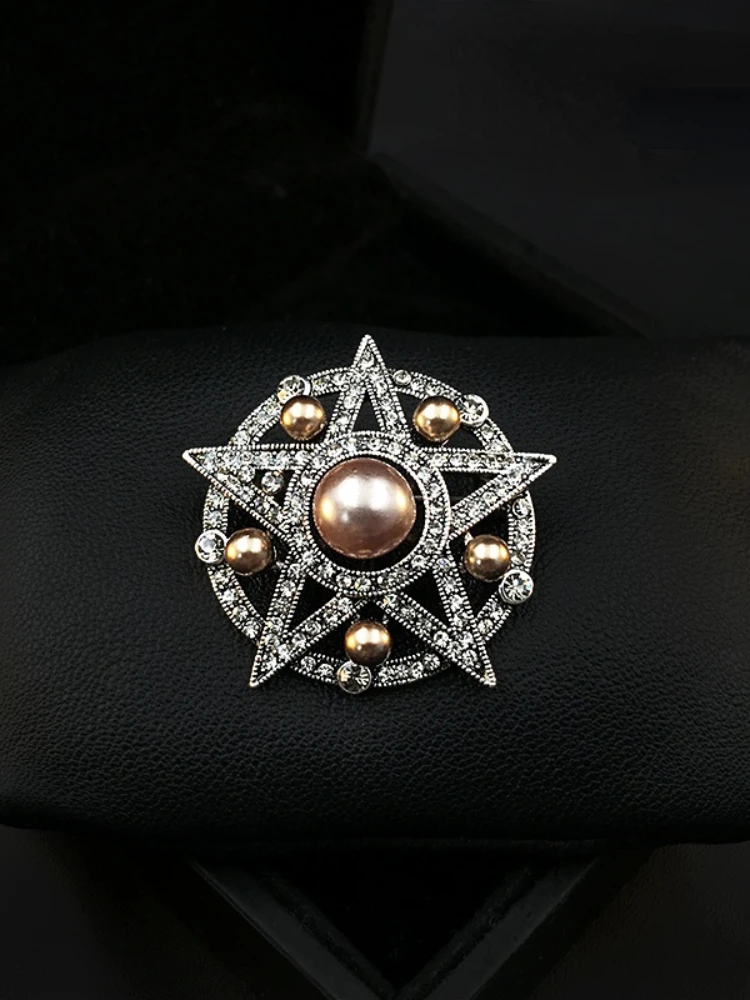 Gehobene Retro Stern Mond Geometrische Brosche Exquisite Luxus Corsage Zubehör Frauen Anzug Dekoration Strass Schmuck Pins 920