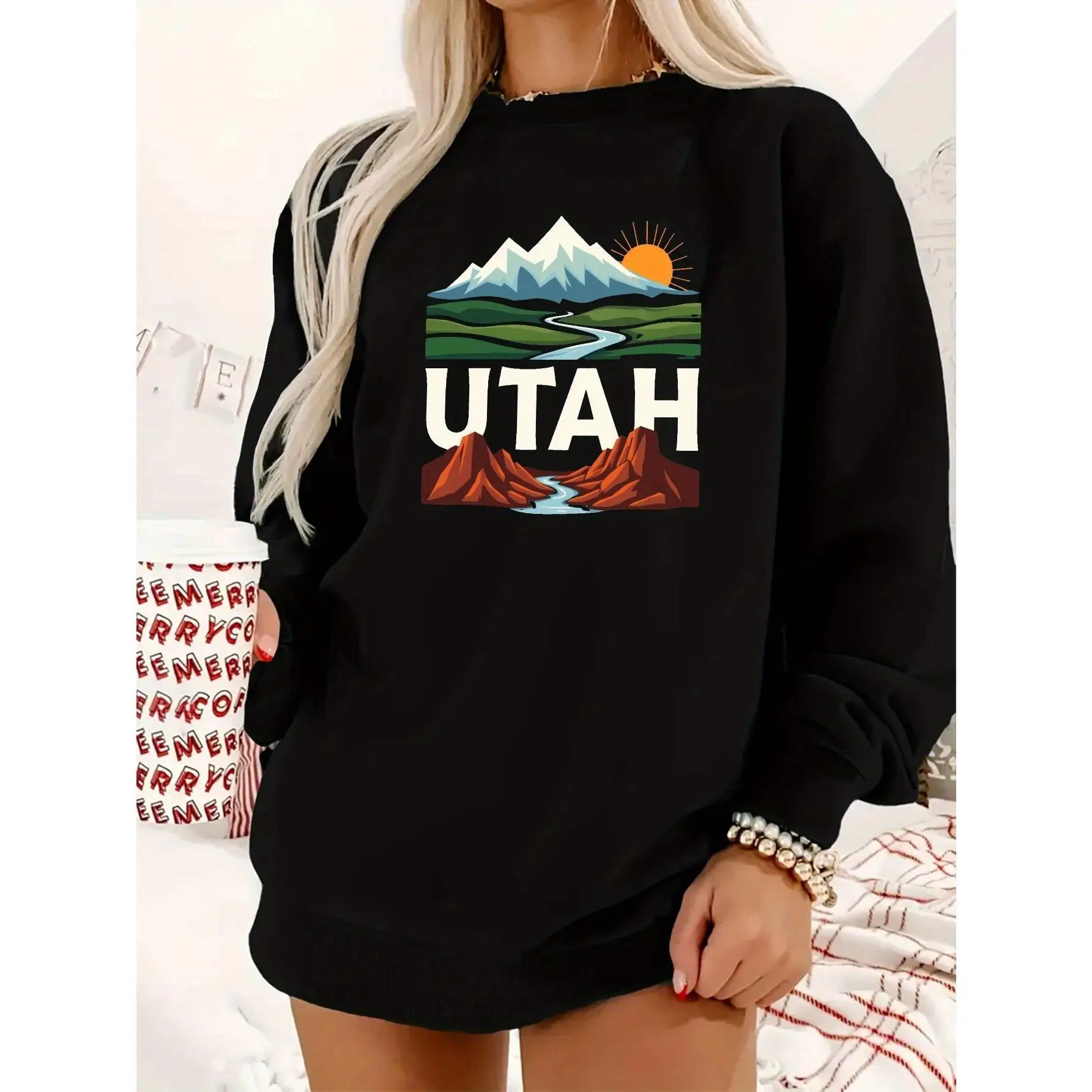 

Women's Utah Sweatshirt Vintage Graphic Pullover Mountains Outdoors Lover Retro Jumper Travel Gift for Her