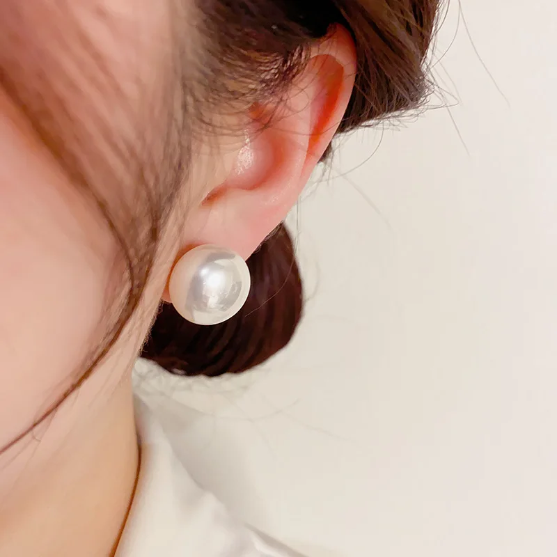 Korean Fashion Big Pearl Stud Earrings For Women Classic Elegant Pearl Earring For Lady Casual Office Party Jewelry Gifts