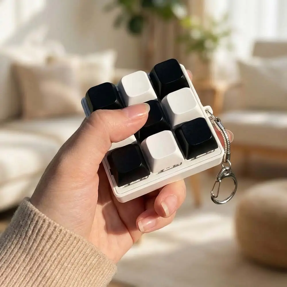 

Funny White Black Keyboard Keychain 9 Keyboard Finger Button Decompression Keyring Creative Mechanical Keycaps