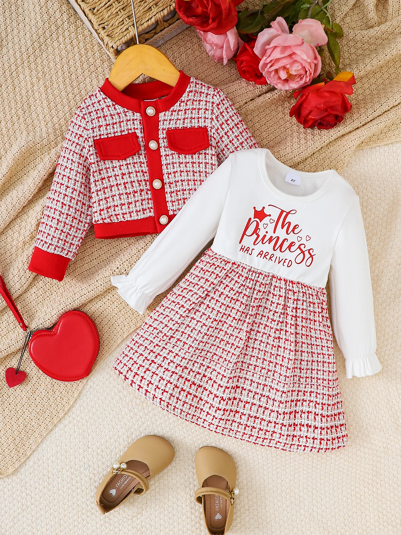 

Autumn new girls' set small fragrant plaid jacket+fashionable round neck letter dress