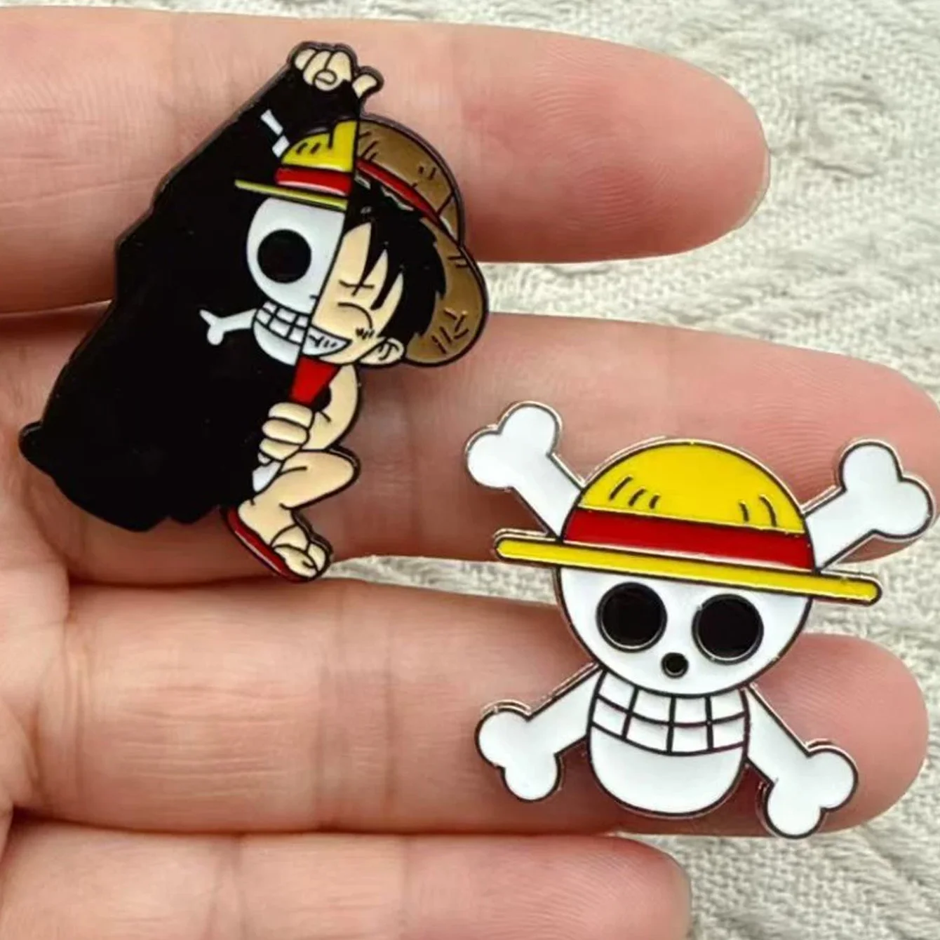Anime Pirate Character Enamel Pin, Cartoon Skull Metal Badge, Backpack Hat Decor Accessory, Gift for Anime Fans