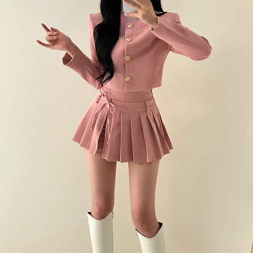 

Early Autumn 2025 New Temperament Crew Neck Short Coat Pleated Skirt Set Two-piece Set
