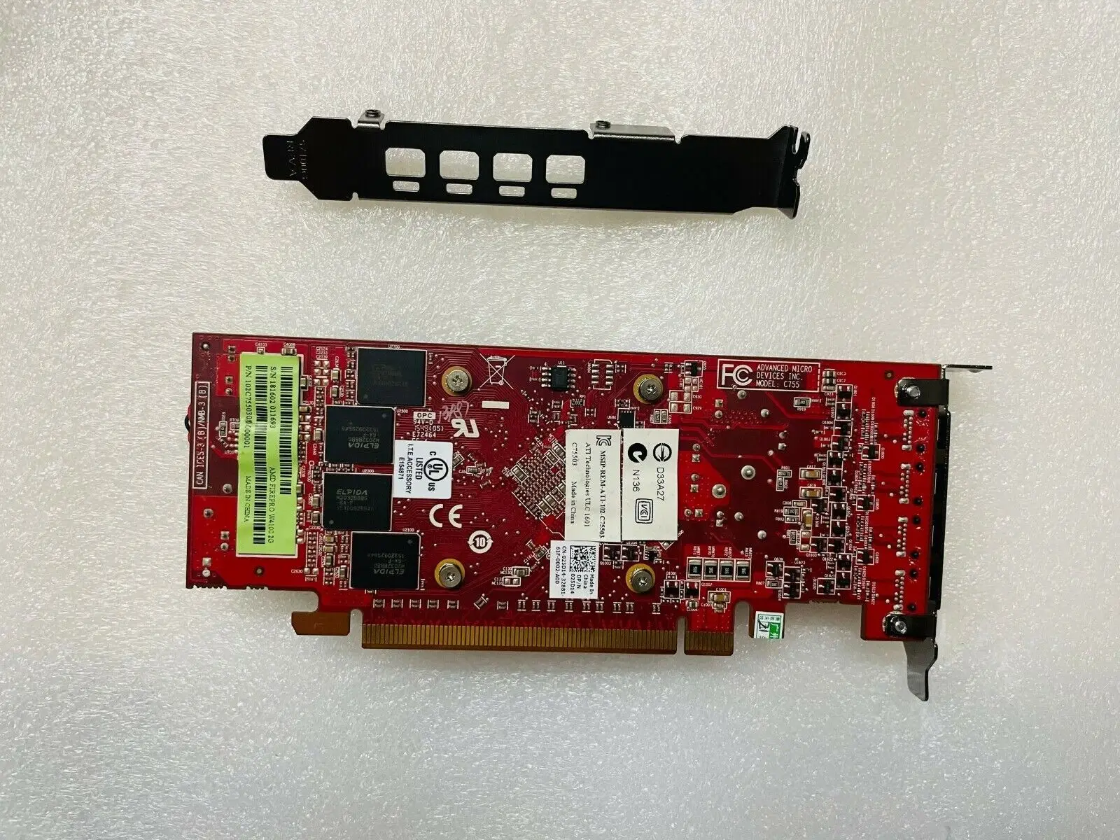 مراجعة وتحليل بطاقة الرسومات AMD FirePro W4100: الأداء والخصائص والتطبيقات العملية