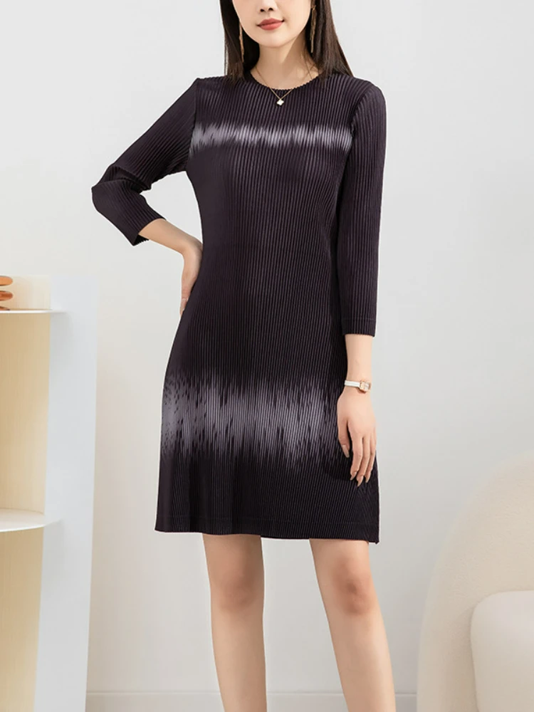 

Miyake Fold High Sense Korean Version Dress Gradient Printing Round Neck Bottoming A-line Skirt Thick Wearing Autumn New 2022