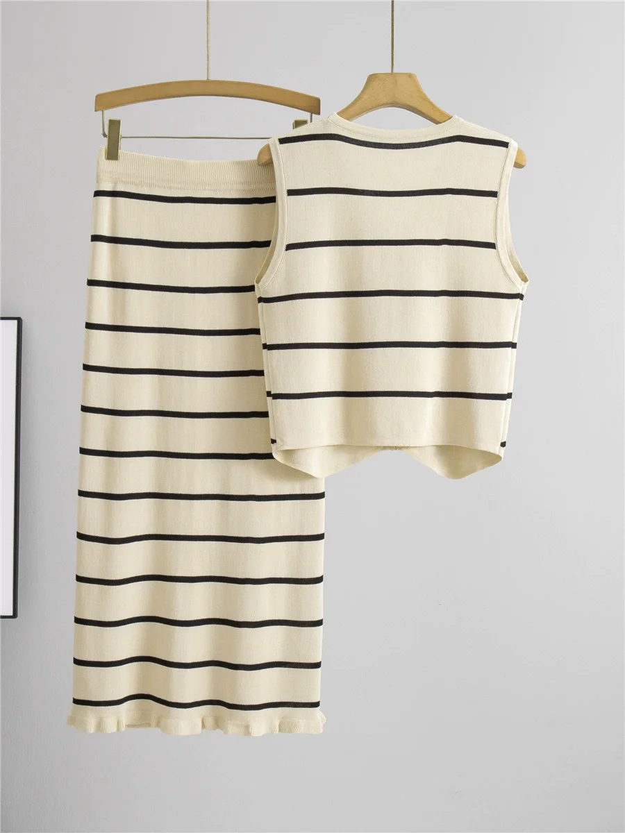 Set 2 Potong Rajutan Bergaris Tipis Musim Panas Atasan Tanpa Lengan Kancing Sebaris Kerah V Wanita Pakaian Rok Panjang Pinggang Tinggi Conjuntos