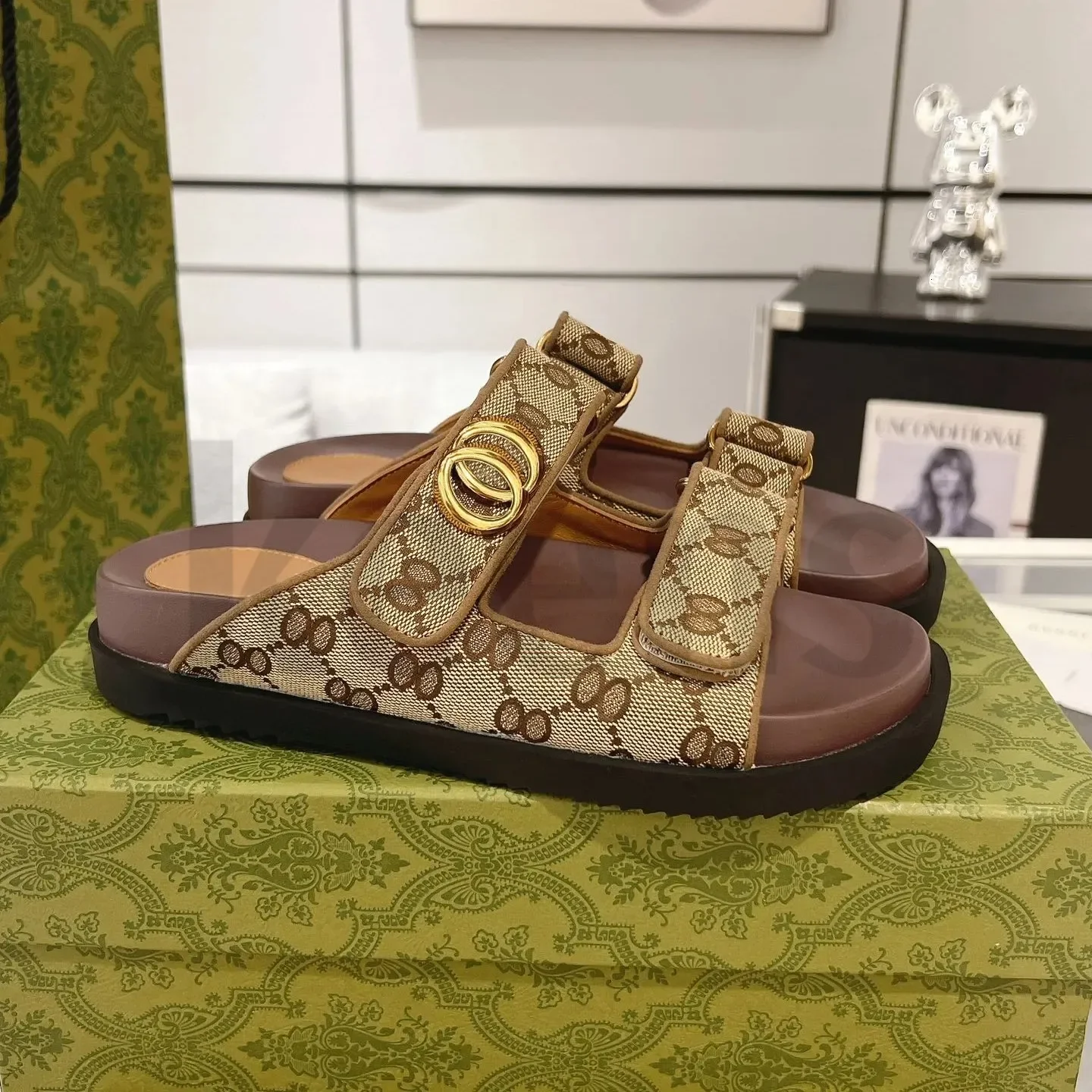 

Designer sandals famous designer women designer slides Platform slippers Summer sandals Platform Embroidered fashion slippers Cl