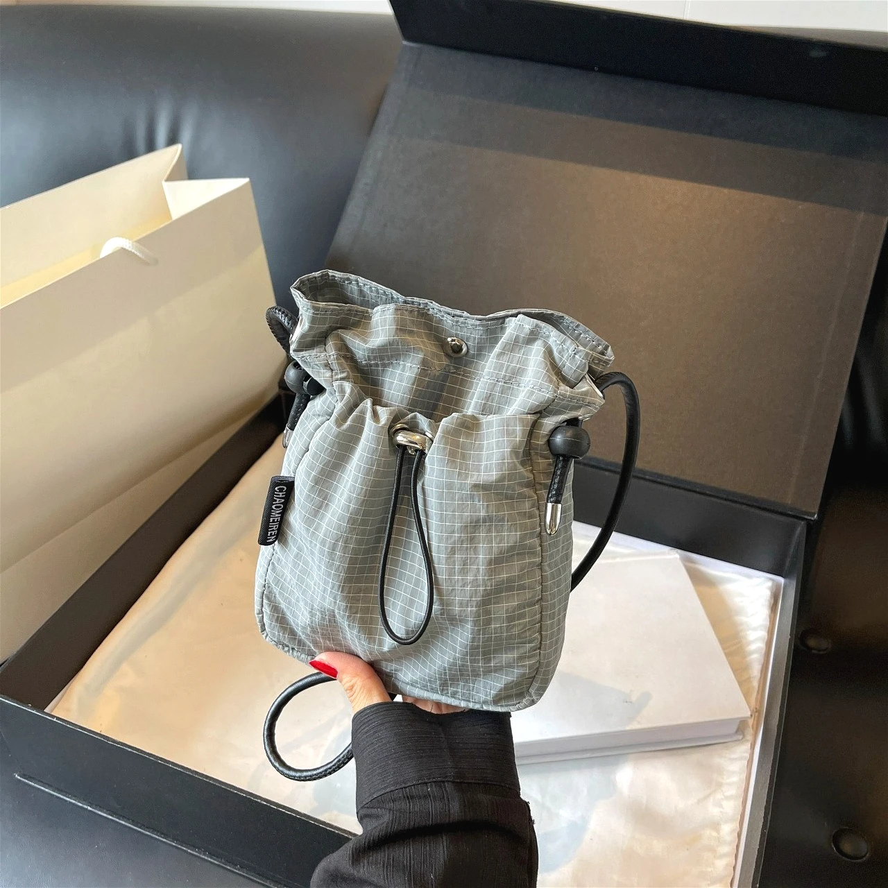 

Популярная дизайнерская сумка через плечо, модная застежка на шнурке, портативный кошелек, сумки для телефона, незаменимые для лета, женская сумка на плечо