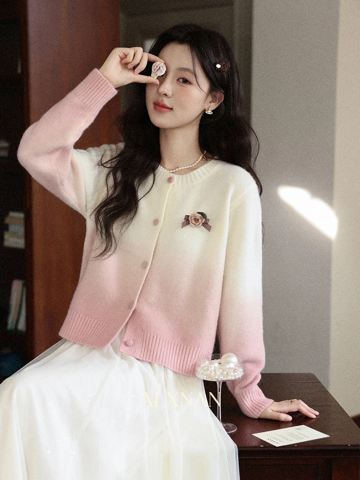ALXNAN-cárdigan de punto rosa degradado de talla grande para mujer, suéter con diseño de flores 3d y cuello redondo, Tops cálidos de punto de manga larga D13110