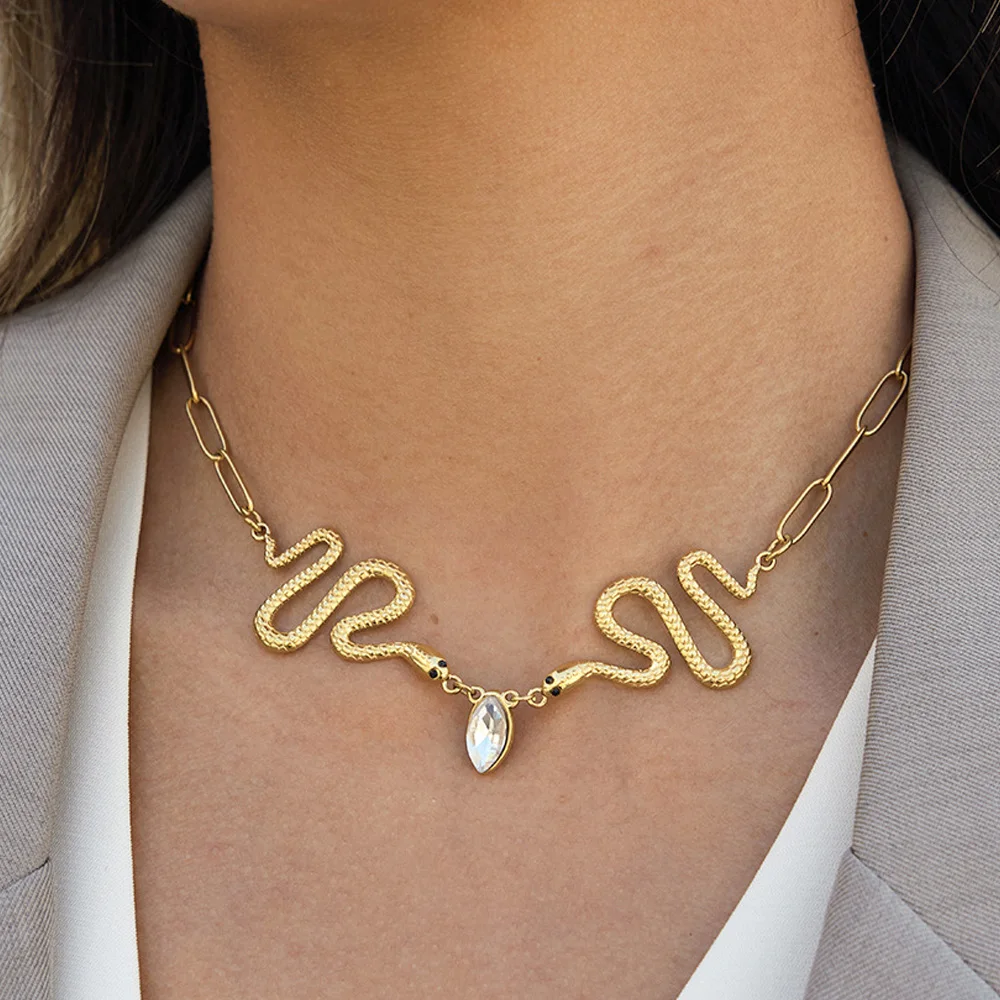 

Light Luxury Rhinestone Snake Necklace 18K Gold Color Plated Stainless Steel Women Personality Niche Pendant Fashion Jewelry