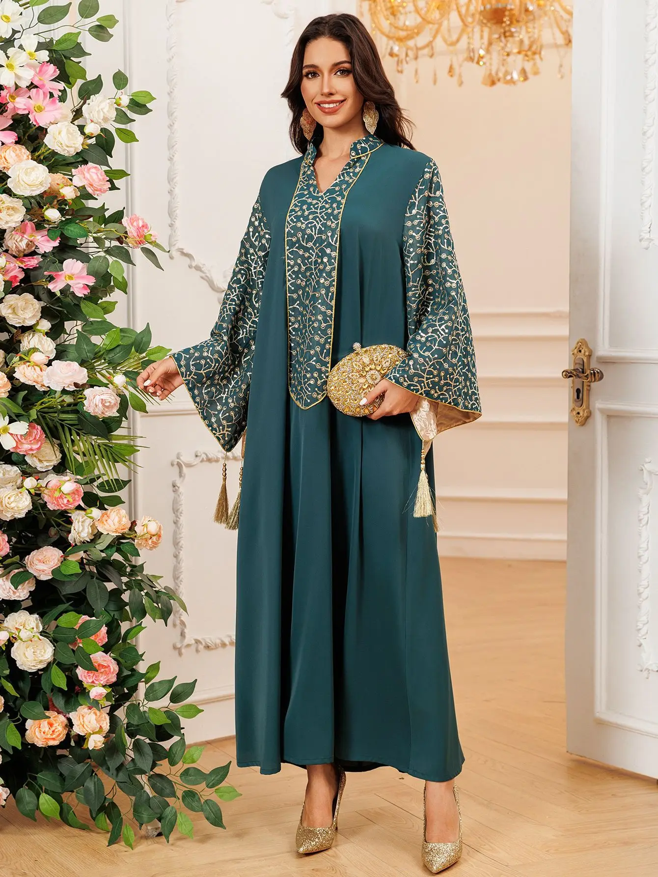 Quasten Abaya Muslimische Frauen Stickerei Pailletten Kleid Split Dreieckige Ärmel Robe Lose Jalabiya Kleid Lange Kaftan Eid Pullover