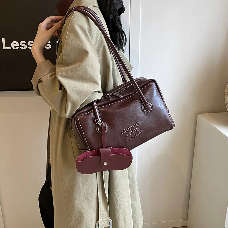 Add glasses bag pendant Fashion Handheld Bowling Bag for Women 2024 New Shoulder Large Capacity  Commuting Leisure Underarm Bag