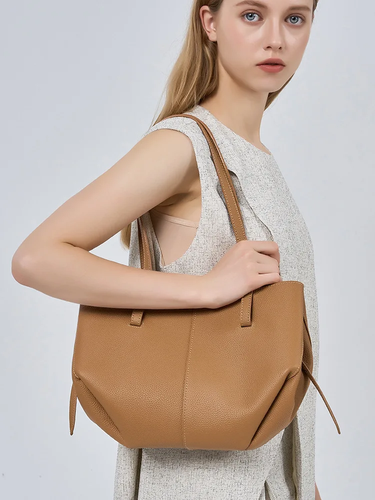 

Soft Natural Head Layer Cowhide Women's Bag Fashion Niche Design Leather Handbag New Senior Sense Of Light Luxury Women's Bags