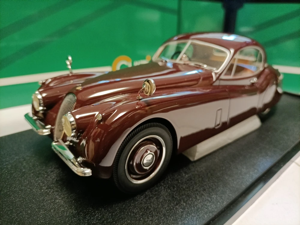 

Cult 1:18 XK120 FHC 1954 Vintage Car Simulation Limited Edition Resin Metal Static Car Model Toy Gift