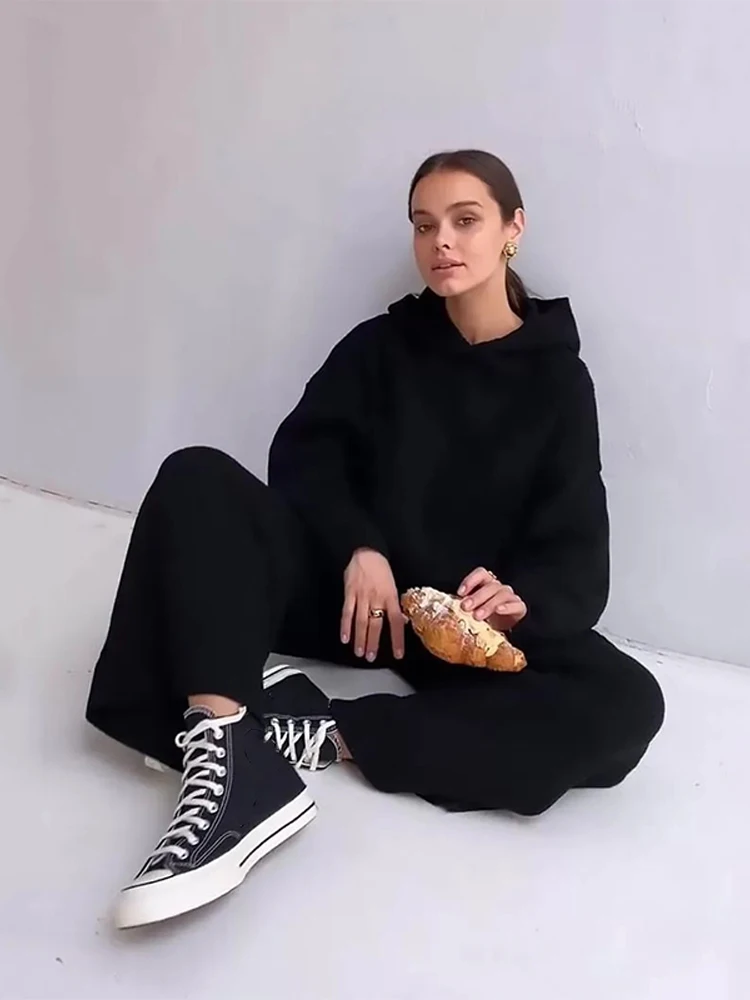 Pantaloni corti con cerniera con cappuccio solido Abito da donna Casual Manica intera Slim Fit Pantaloni lunghi a gamba dritta Set 2025 Autunno High Street Wear