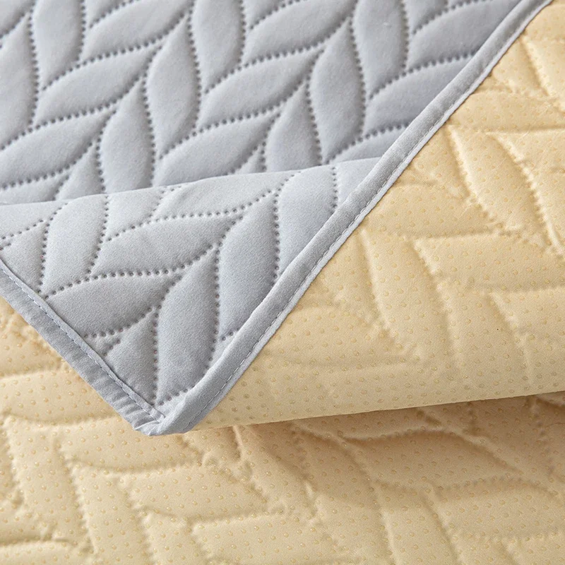 100% Waterproof Bedspread on The Bed King Size Bed Cover Quilted Mattress Pad Washable Mattress Protector for Pet Dog Bed Linen