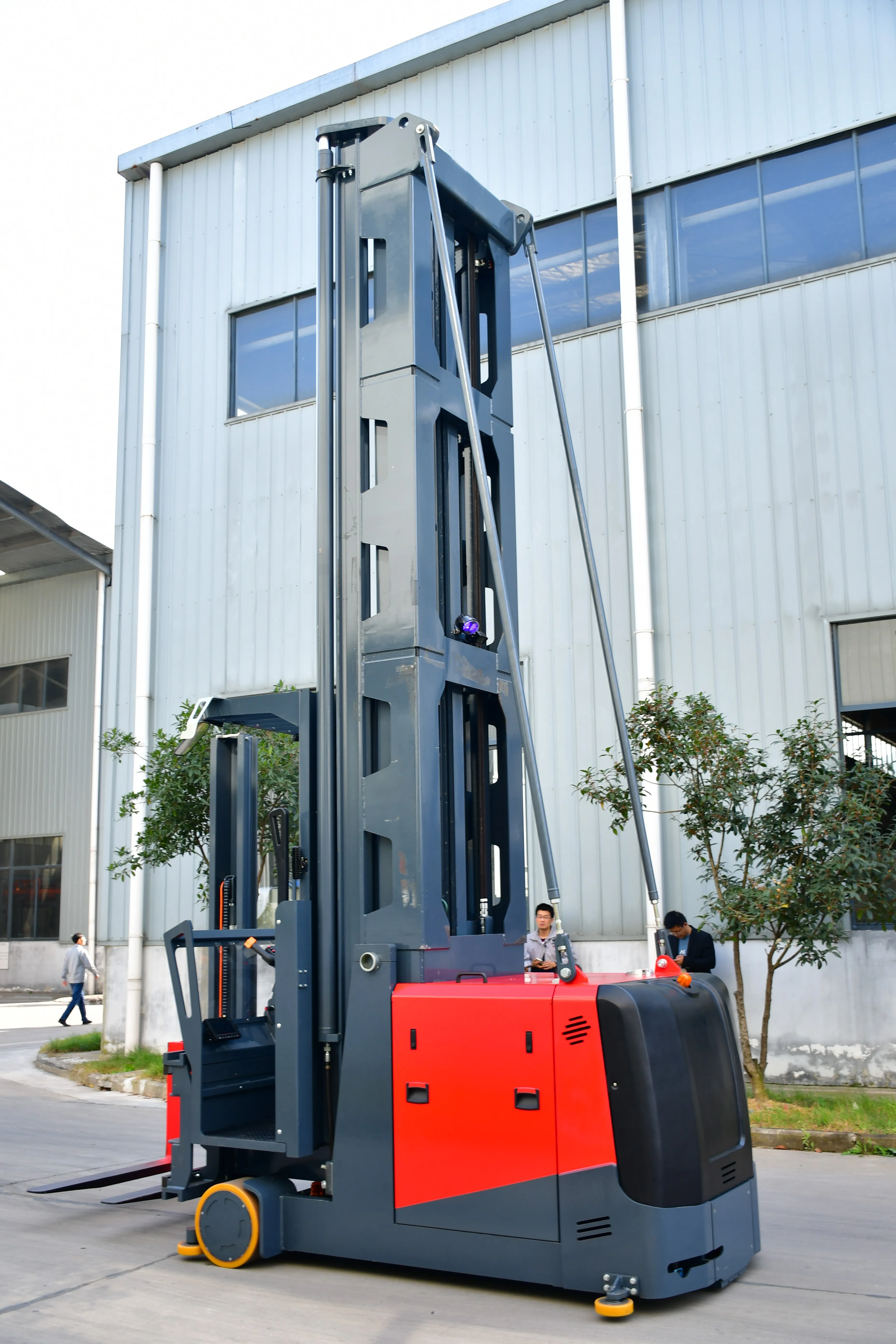 MAN UP 3WAY FORKLIFT NARROW WAY FORKLIFT TRUCK 12 Meter FORKLIFT REACH STACKER