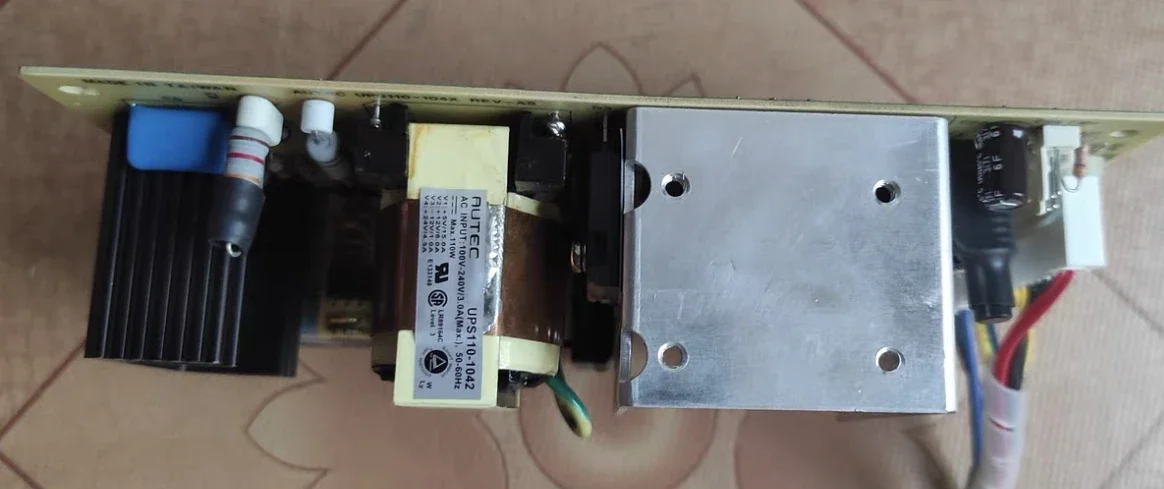Second-hand ups 110-1042 multi-output switching power supply