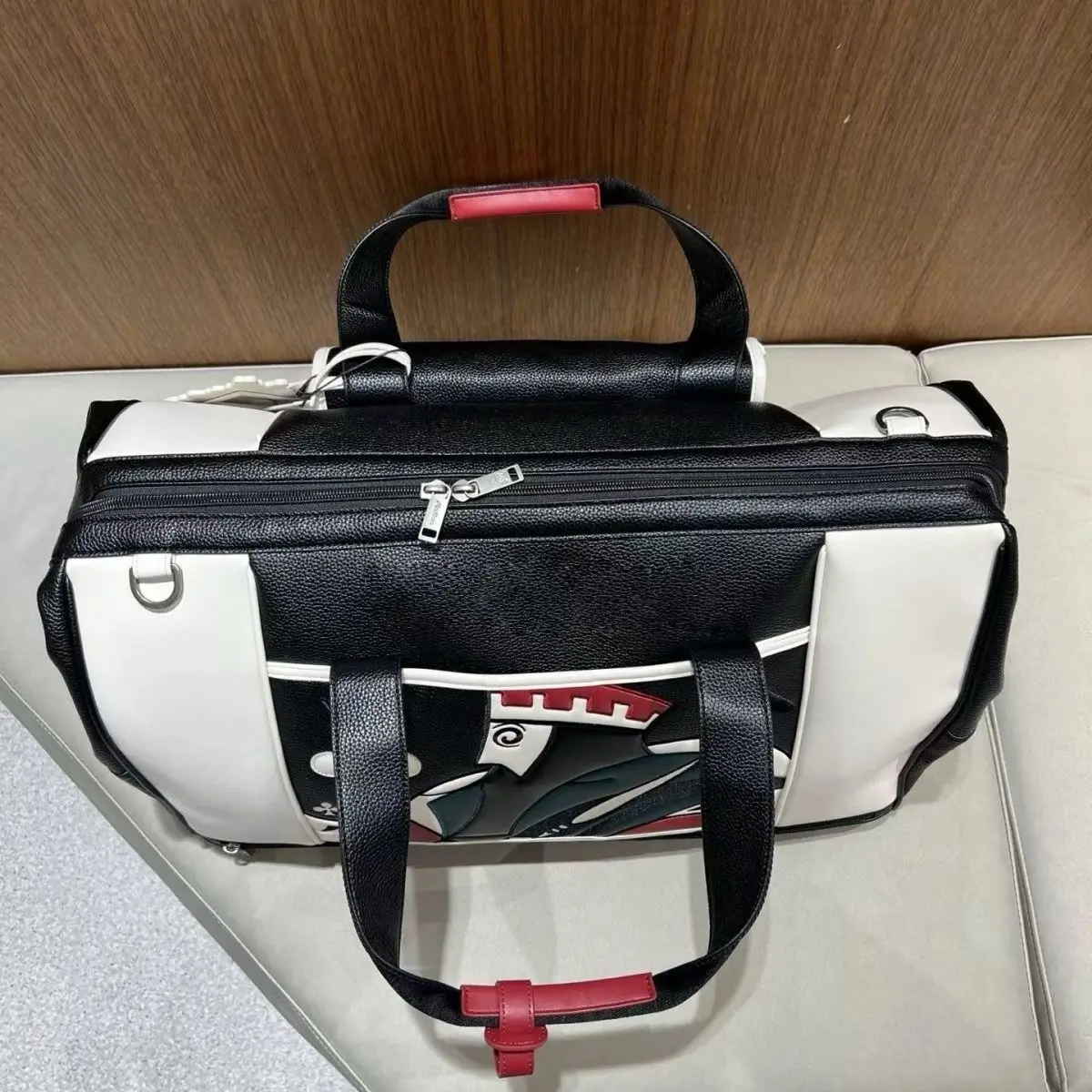 

On-Course Golf Garment Tote, Korean Design Large Capacity Organizer for Golf Attire, Unisex Carry Bag