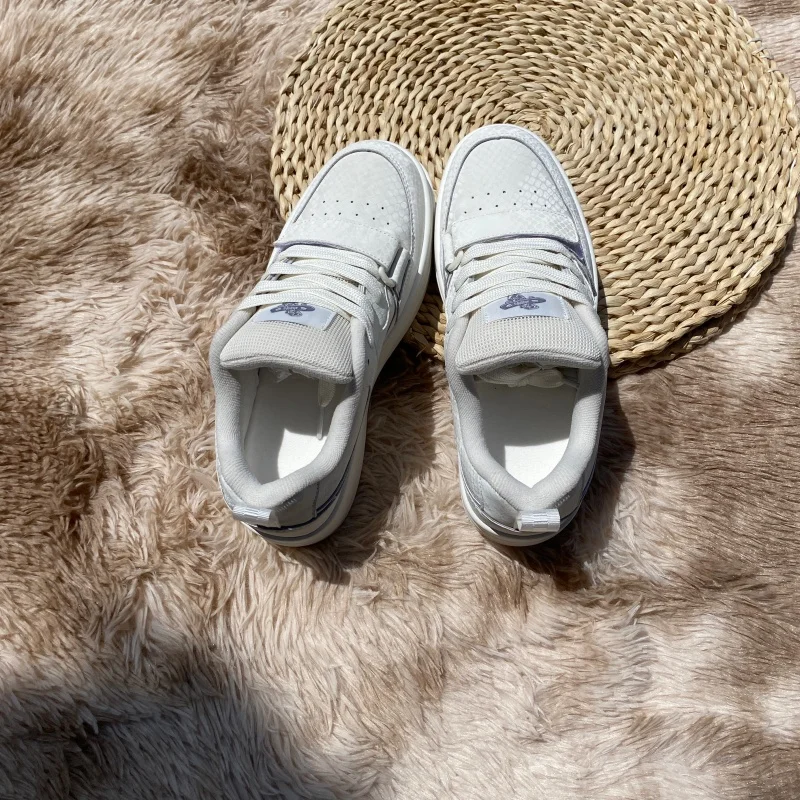 White Snake Skin Platform Skate Shoes Unisex Thick Sole Height Increasing Sneakers Large Size Hook&Loop Street Casual Footwear