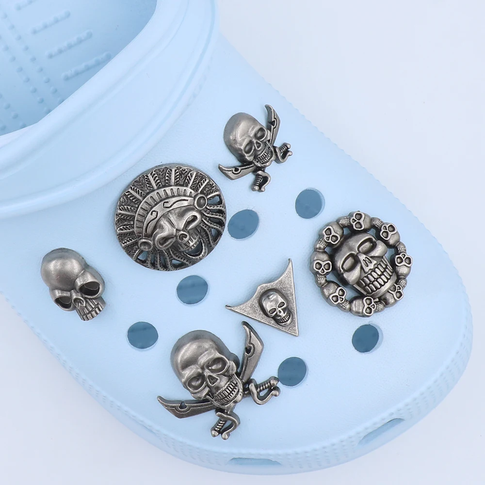 1 Set крокросы Shoe Decorations Charm Skeleton Metal Ornament Pirate Hat Skull クロックス Shoe Accessories Adult Gift 10 Pieces