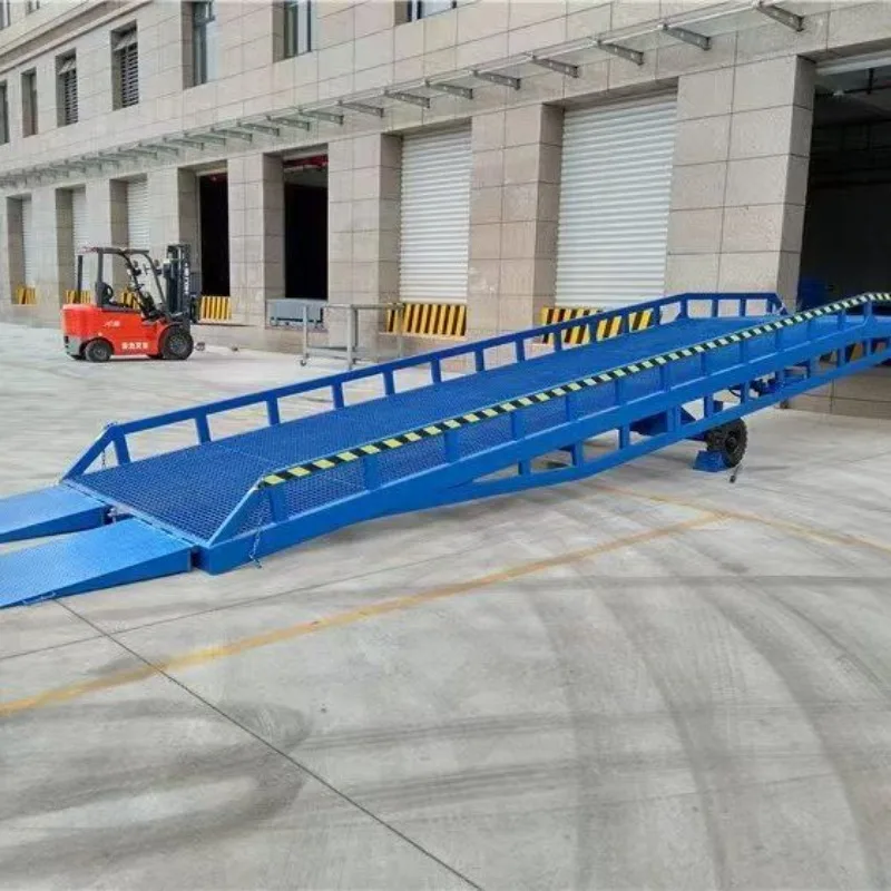 FOB Pirce Mobile Loading Dock Container Loading Ramp Forklift Access Hydraulic Lift Incline Loading Elevator Deposit