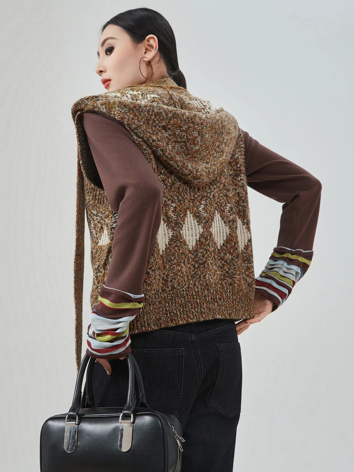 

Коричневый вязаный жилет с геометрическим узором и бахромой, женская верхняя одежда с поясом, для повседневной носки, из полиэфирного волокна, модная новинка