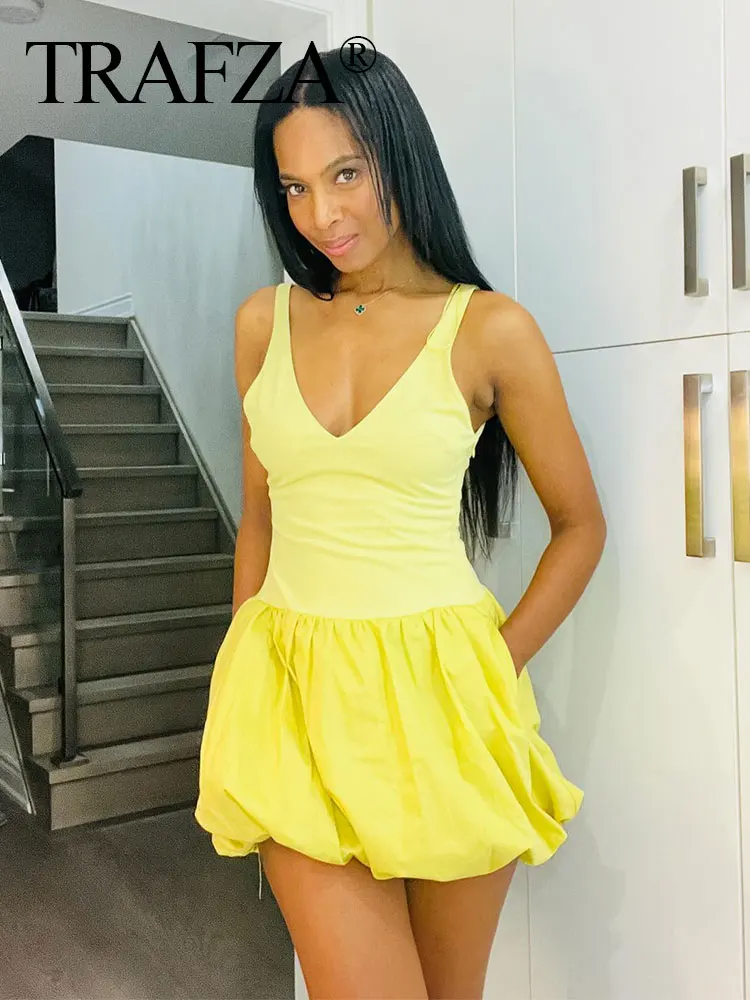 TRAFZA 2024 Summer Women's Dress V Neck Sleeveless Solid Slim Mini Dresses Female Chic Sexy Party Streetwear Pleated Even Dress