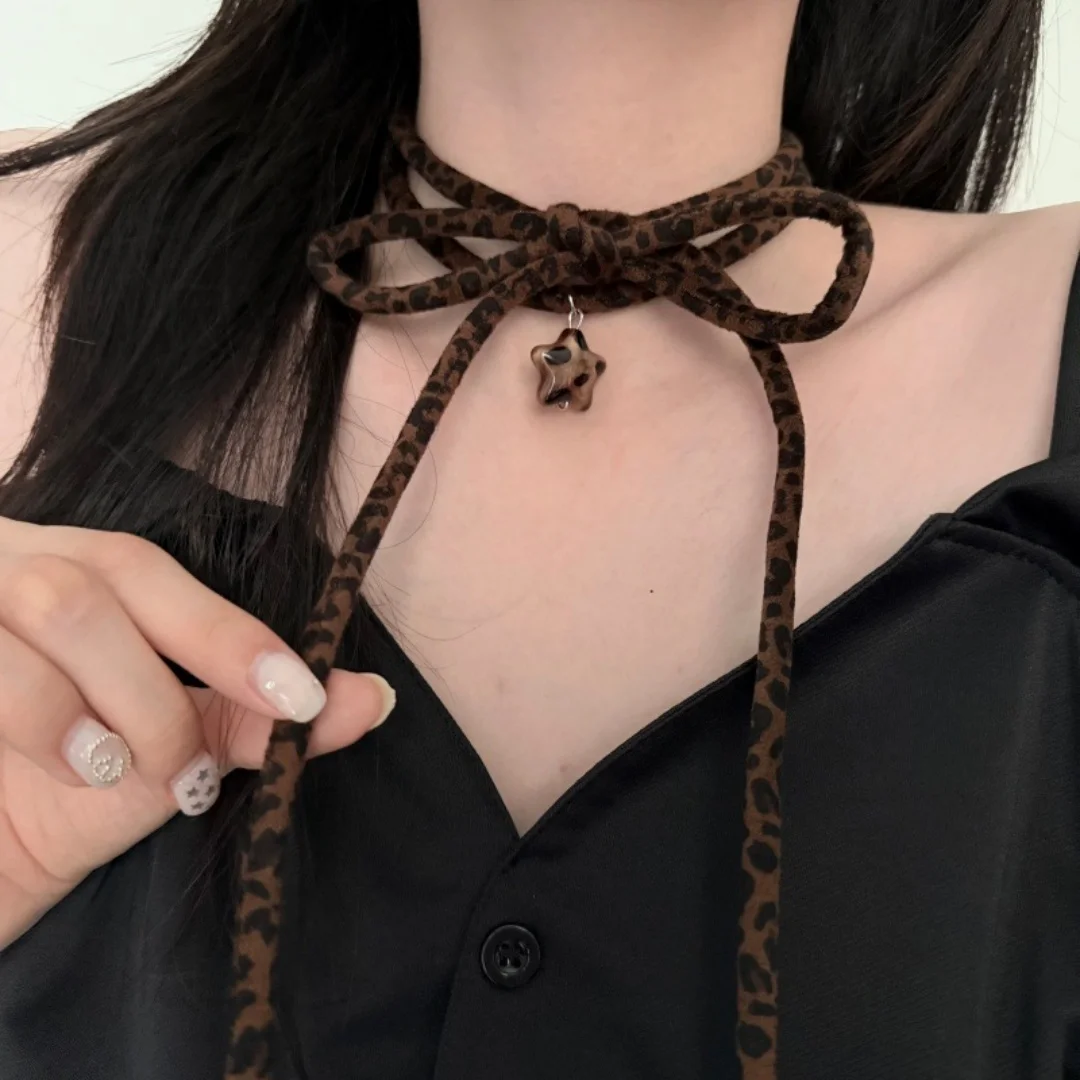 

DUTRIEUX Vintage Punk Brown Bowknot Stars Pendant Necklace Plush Leopard Clavicle Chain Personality Y2K Style Choker Jewelry