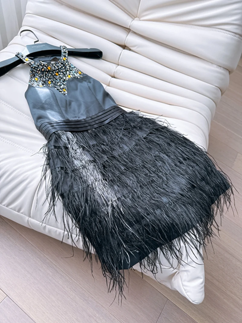 

Exquisite Diamond Embedded Lightweight Luxury Sexy Ne Hanging Feather Splicing Waist Inward Slimming Ele Dr Gown