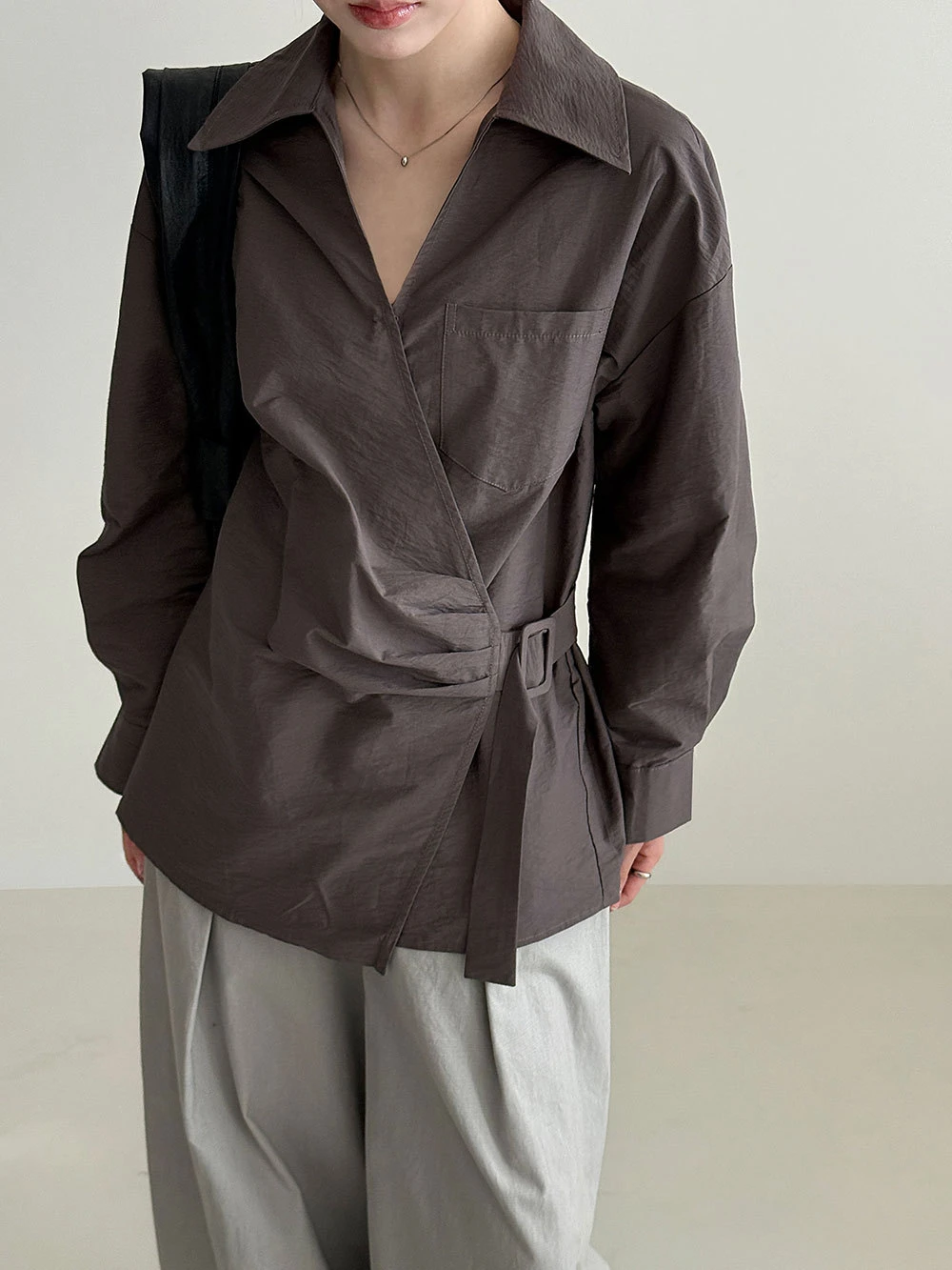 

BJTZ 2026 Fall Women French Crisscross Tie Back Shirt Asymmetric Ruched Top Unique Design Casual Blouse