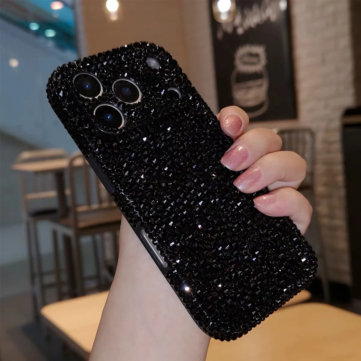 Suitable for iPhone phone cases. High-end, luxurious crystal protection case with anti-drop function