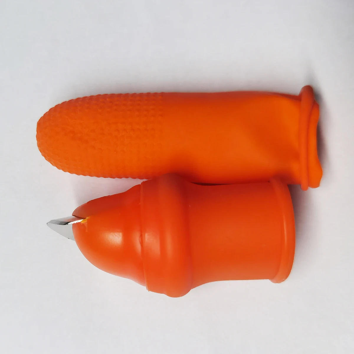 

Garden Silicone Thumb Knife Finger Harvesting Gloves Vegetable Picking Gardening Tool Pruning Branches Fruit Separator Trimmer