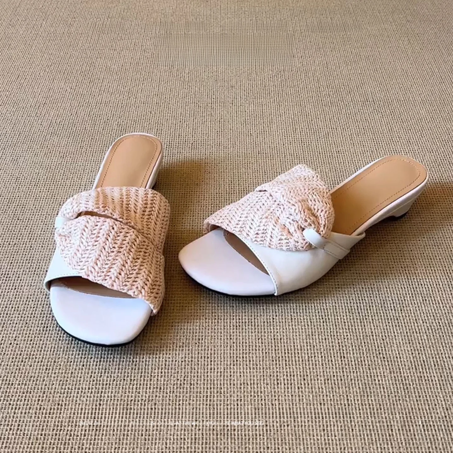 2026 New Roman Woven Square Head Thick Heel Sandals Women Summer Outdoor Wear mid Heel Open Toe Beach Ladies Footwear