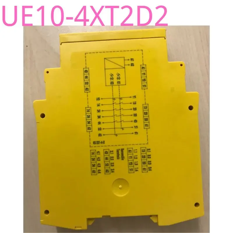 Relé de seguridad SICK usado UE10-4XT2D2 Función OK