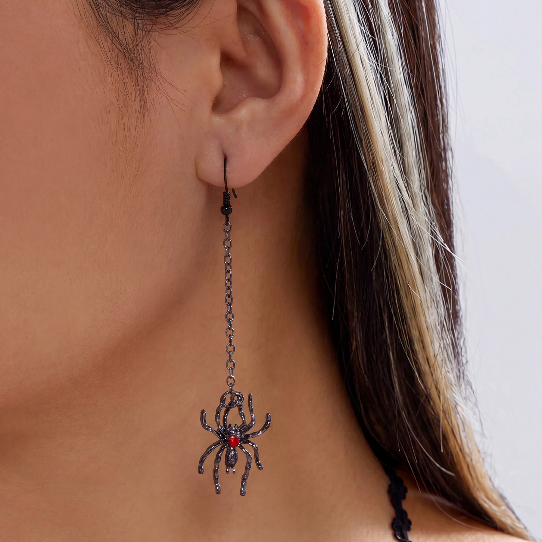 Gotische Vampirfledermaus-Ohrringe für Frauen, exquisite schwarze Kristall-Spinnen-Tier-Quasten-Ohrhänger, Halloween-Party-Schmuckgeschenk – Detail 4