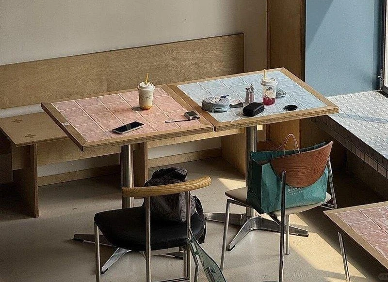 

Korean restaurant table, dessert, baking, cake shop, table and chairs, ceramic surface