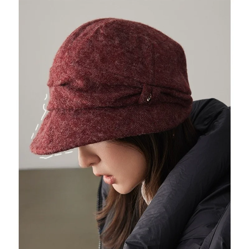 

Новый стильный теплый флисовый берет с утолщенной подкладкой и коротким козырьком с плиссированным дизайном, который делает маленькую девочку еще милее.