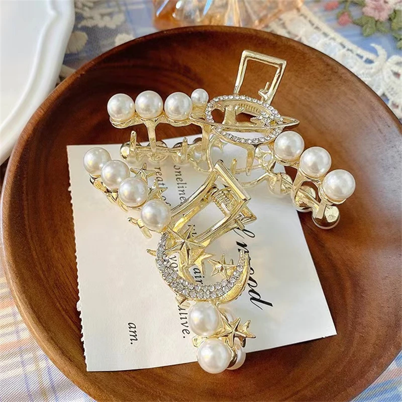 2022 Baru Klip Rambut Mutiara Klip Rambut Bersih Merah Korea Elegan Temperamen Setengah Dasi Rambut Logam Klip Rambut