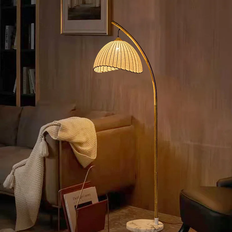 Wabi-sabi wind living room floor lamp Zen study tea room decoration vertical table lamp Japanese retro bedroom corner lamp