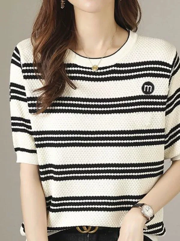 camiseta-feminina-estilosa-de-malha-fina-manga-curta-gola-redonda-listrada-versatil-estilo-coreano-ins-conjunto-de-duas