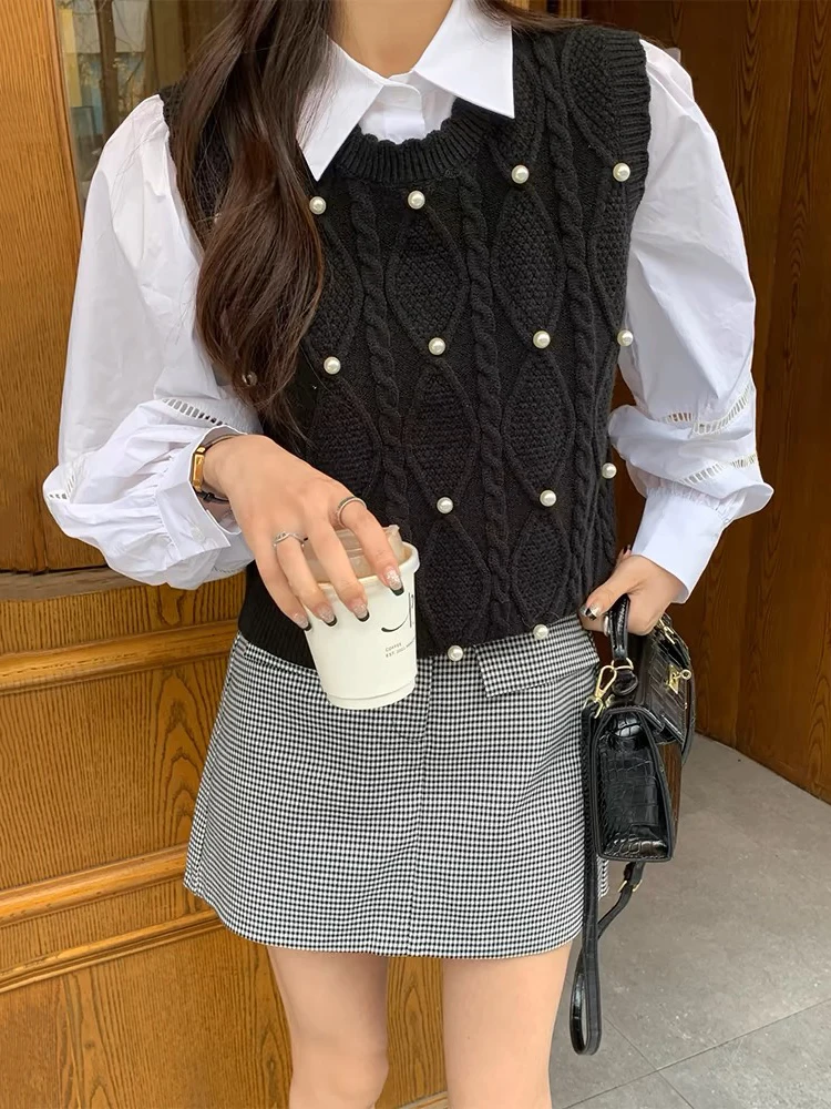 Round O Neck Vest Ladies Sweaters Cute Black Kawaii Knitted Top for Women Autumn Winter 2024 New Knitwear Jumper C-013