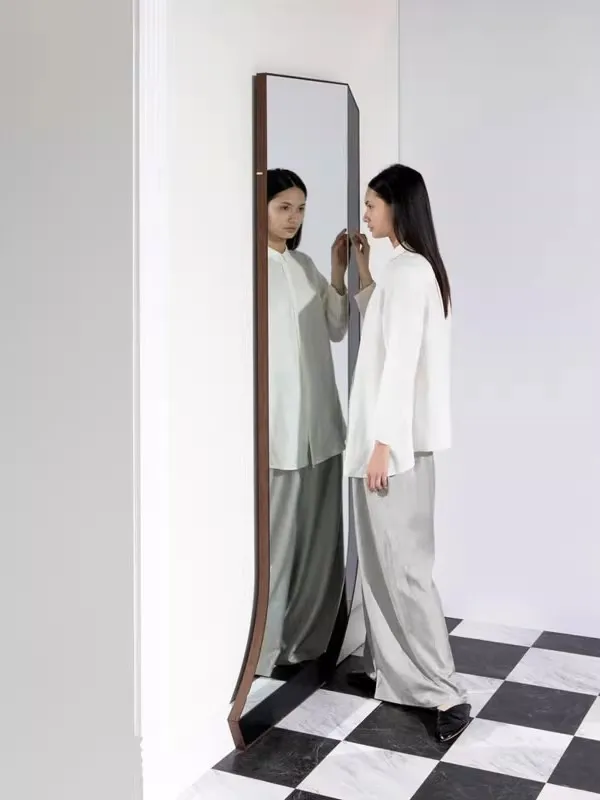 European Style Modern Fashion Creativity Design Alien Wall-Mounted Type Full-Body Mirror Light luxury Advanced Dressing Mirror