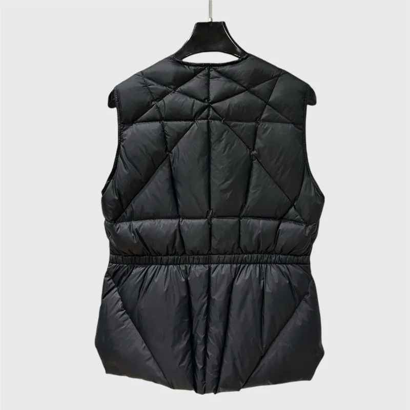 HKSH Women Down Vest Dark Style Waist-Cinching Design Thread Zipper Versatile V-Neck Sleeveless Niche Ins Warm Waistcoat HK25678