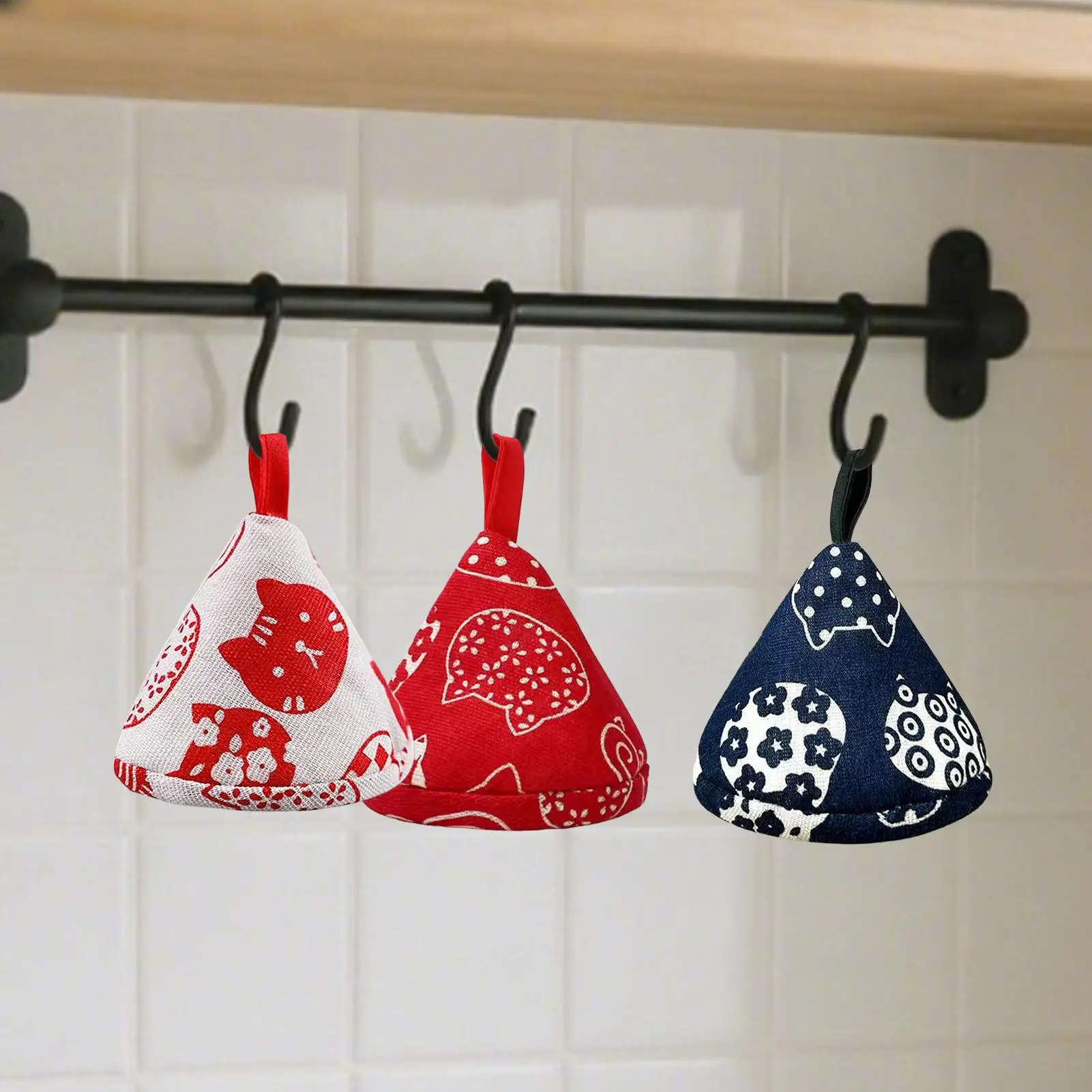 2 Pcs Heat-Resistant Triangular Silicone Pot Lid Handle Cover with Cute Cat Design, Non-Slip Gripper for Kitchen, Oven, BBQ