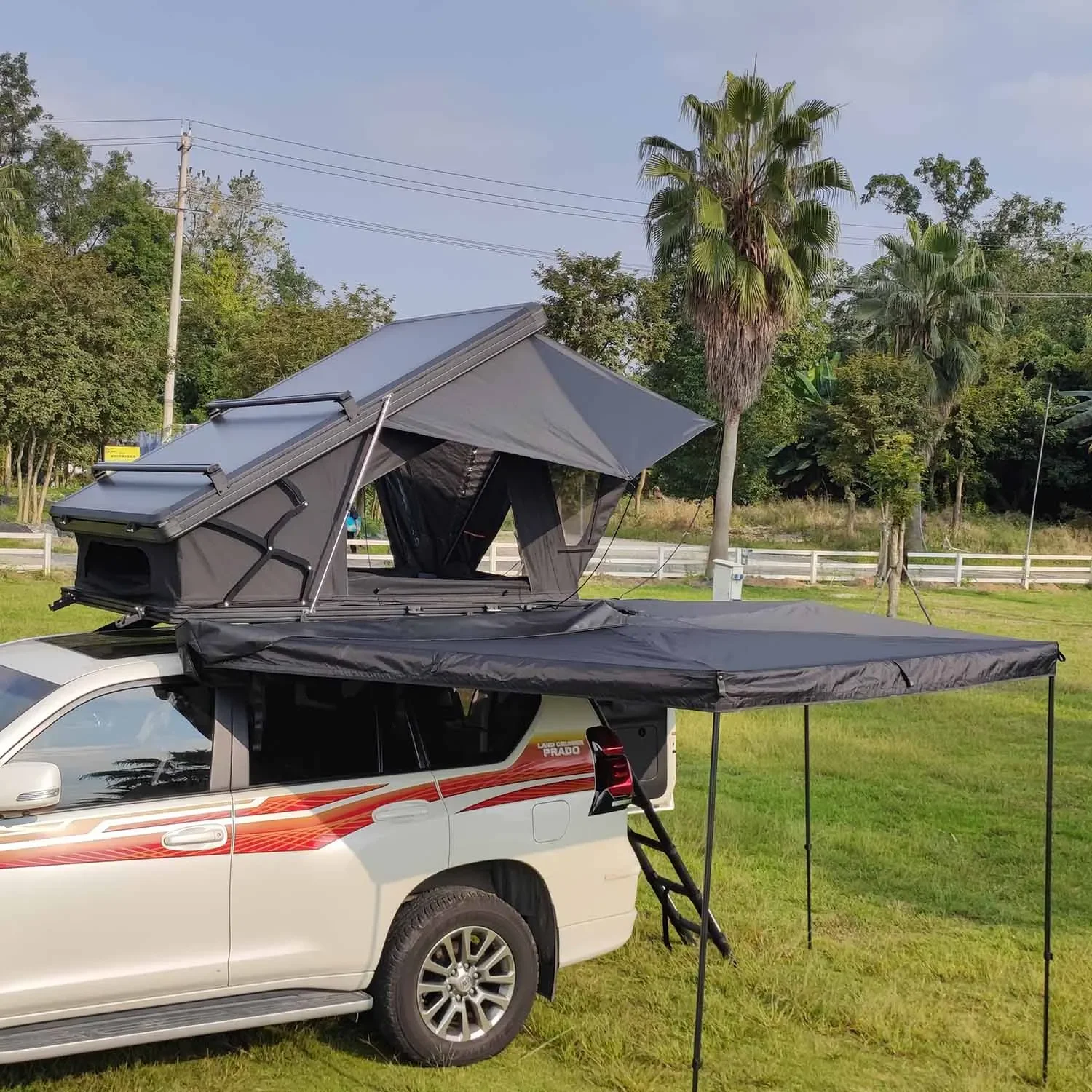 Customizable Aluminum Outdoor Car Rooftop Tent for Hiking and Camping Hard Shell Clamshell Design