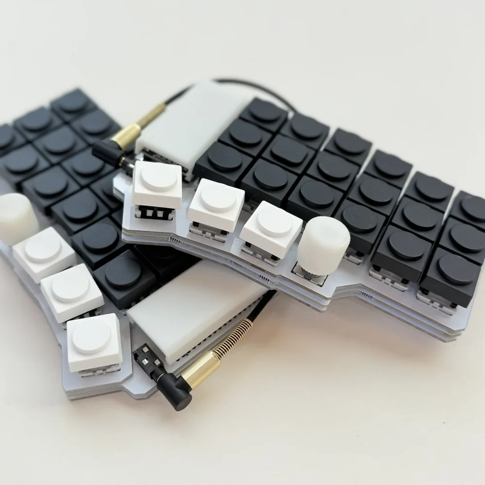 【Hot Sales】Silakka44 Split Keyboard Dual Knob Hotswap QMK/VIAL RP2040 Gaming Keyboard Kit Toy Keycap MX Switch Accessory Teclado view 2