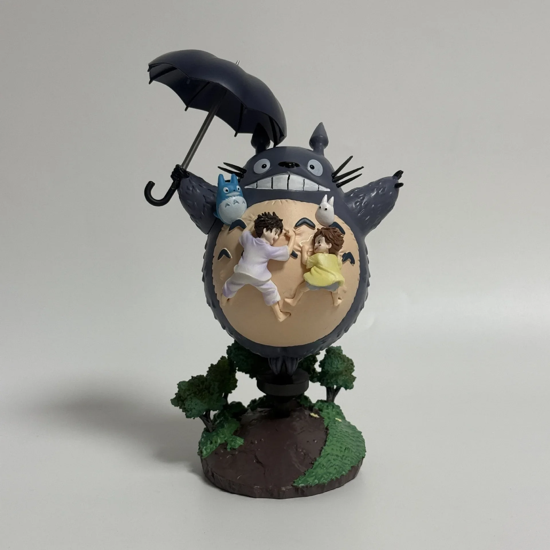 

Totoro with Umbrella Adorable Action Figure Miyazaki Anime Collectible Model Desktop Decor Gift