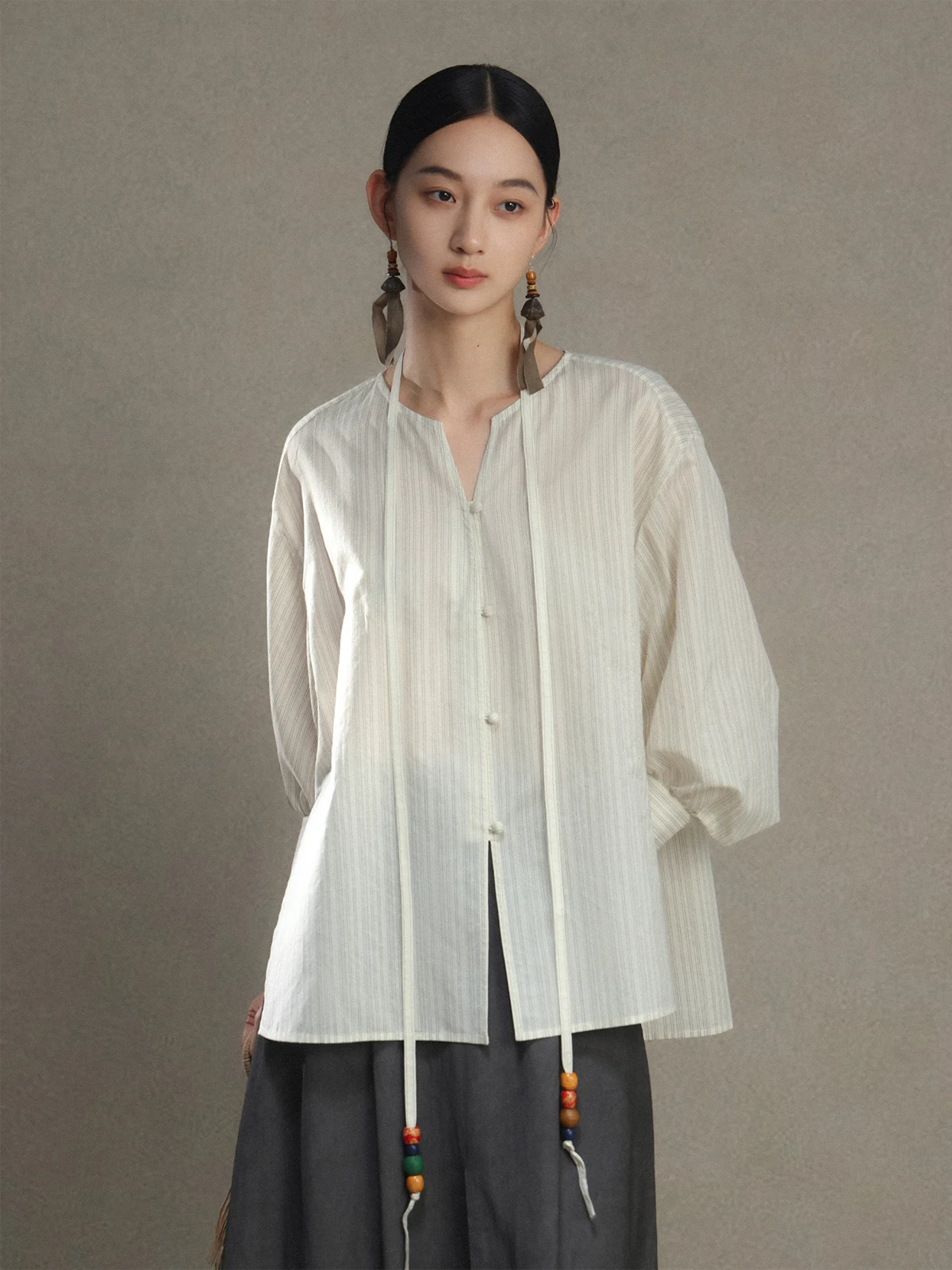 

Свободный крой из шелка и хлопка с вышивкой в полоску и воротником-стойкой, новый топ в китайском стиле, оригинальный дизайн, женская мода Ханфу